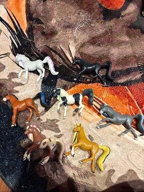 Mini Horseland Figure Set - Assorted Colors for Kids